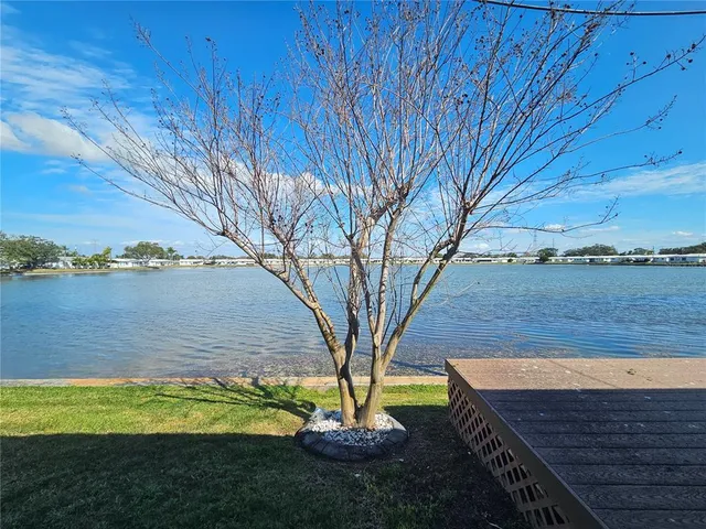 $400,000 | 9705 Mainlands Boulevard West, Pinellas Park, FL 33782