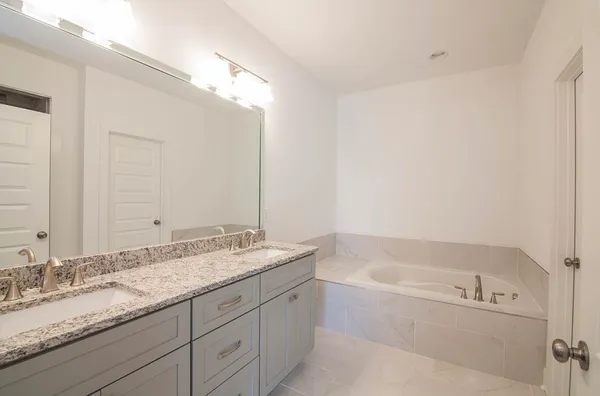 $2,850 | 2439 Inga Street, Nashville, TN 37206