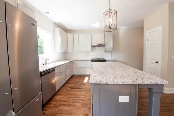 $2,850 | 2439 Inga Street, Nashville, TN 37206