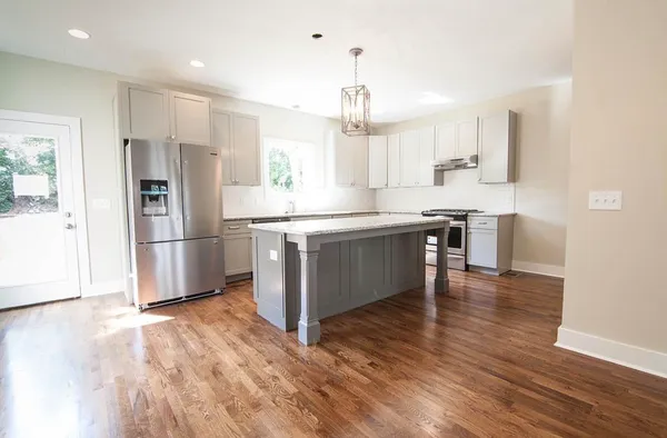 $2,850 | 2439 Inga Street, Nashville, TN 37206