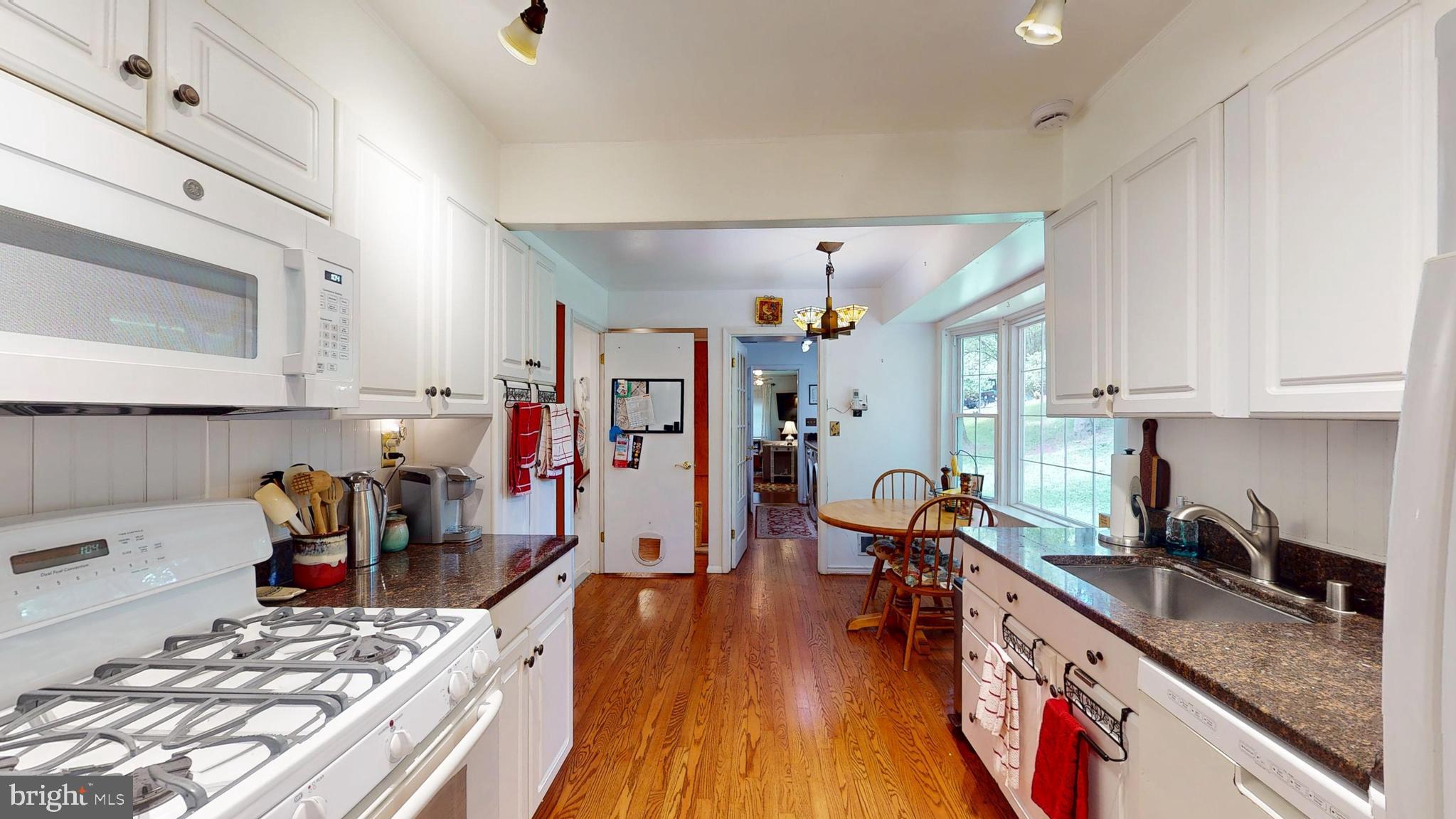 16601 Briardale Road Rockville, MD 20855 - Photo 14 of 70