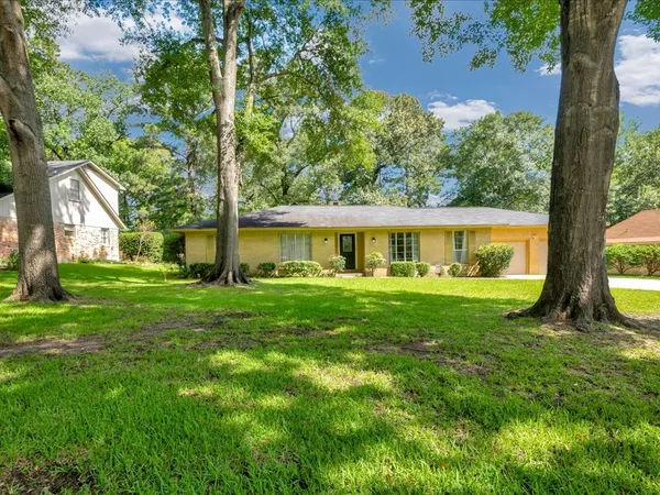 $289,900 | 10 Trailwood Creek Drive, Lufkin, TX 75904