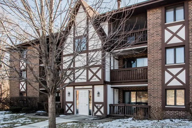 $229,900 | 8415 West 95th Street, Unit 24, Hickory Hills, IL 60457