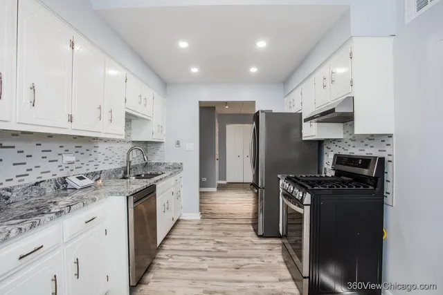 $229,900 | 8415 West 95th Street, Unit 24, Hickory Hills, IL 60457