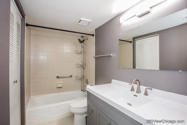 $229,900 | 8415 West 95th Street, Unit 24, Hickory Hills, IL 60457