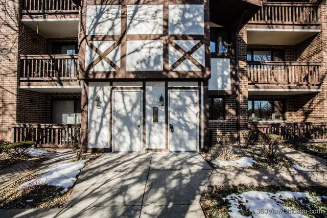 $229,900 | 8415 West 95th Street, Unit 24, Hickory Hills, IL 60457