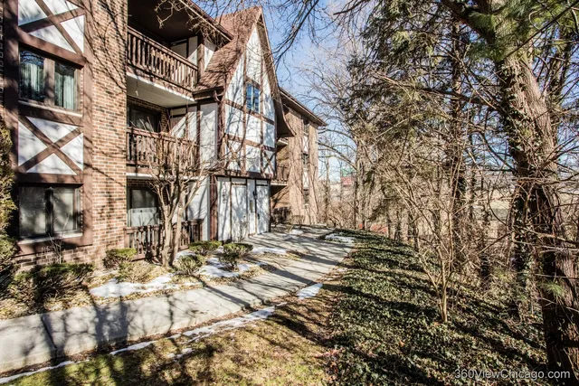 $229,900 | 8415 West 95th Street, Unit 24, Hickory Hills, IL 60457