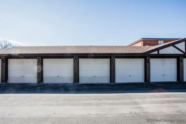 $229,900 | 8415 West 95th Street, Unit 24, Hickory Hills, IL 60457