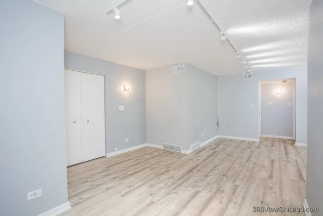 $229,900 | 8415 West 95th Street, Unit 24, Hickory Hills, IL 60457