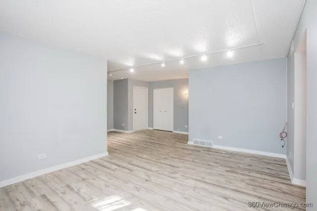 $229,900 | 8415 West 95th Street, Unit 24, Hickory Hills, IL 60457