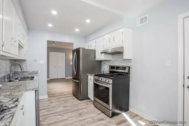 $229,900 | 8415 West 95th Street, Unit 24, Hickory Hills, IL 60457