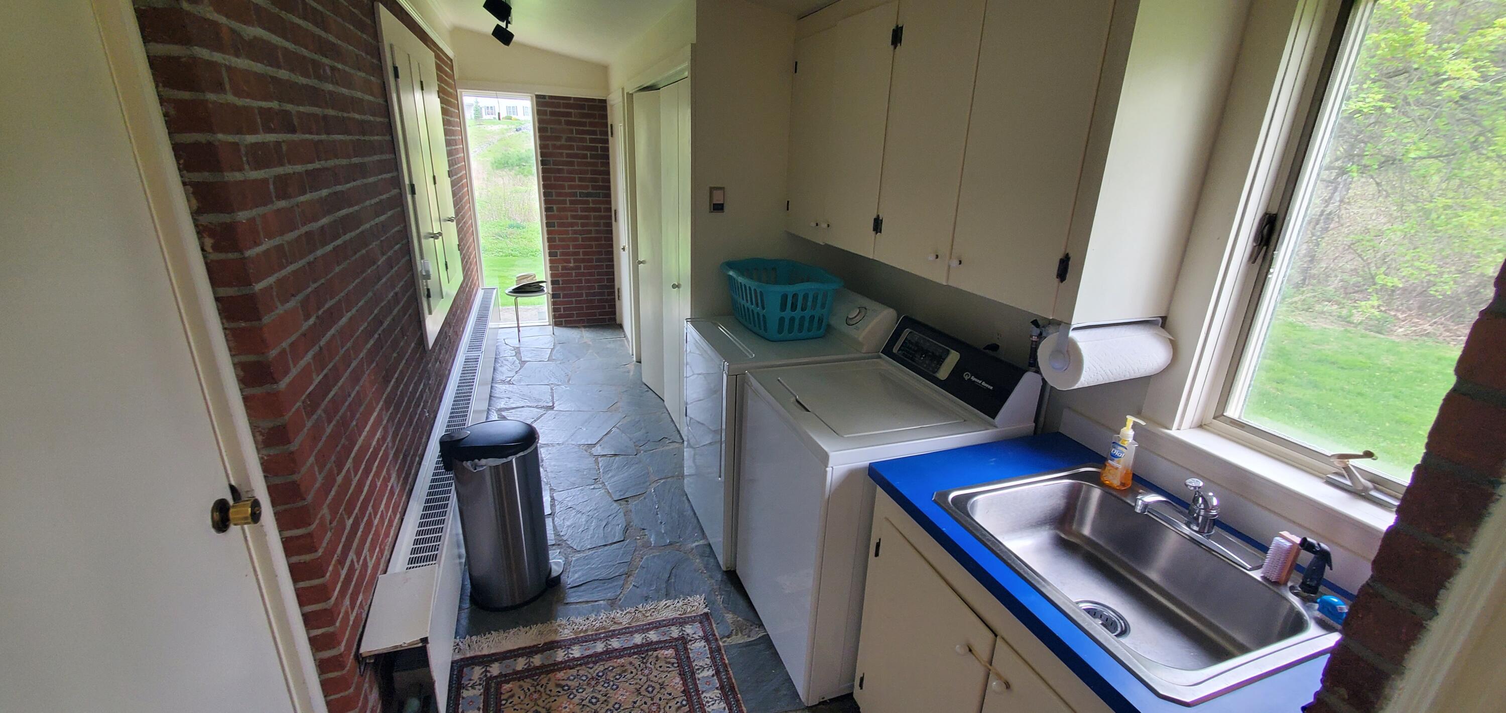 77 Meadowbrook Road Bangor, ME 04401 - Photo 21 of 34 20240516_092217