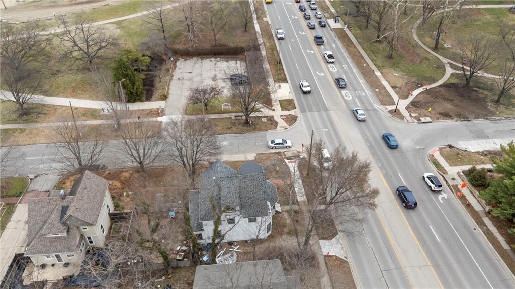 545 Tennessee Street Lawrence, KS 66044 - Photo 37 of 53