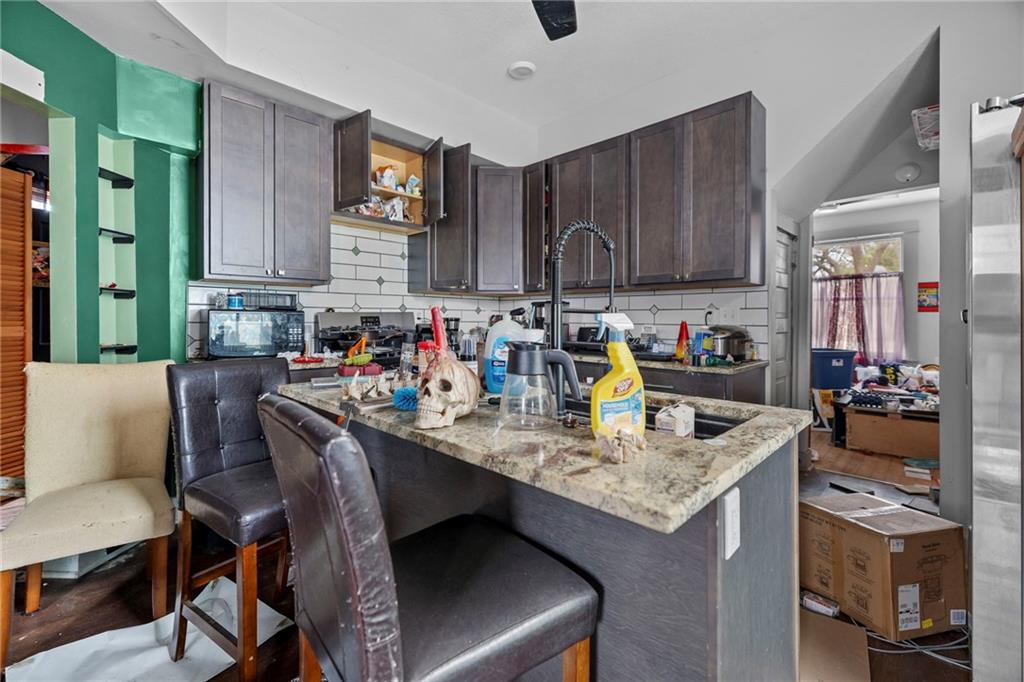 545 Tennessee Street Lawrence, KS 66044 - Photo 10 of 53