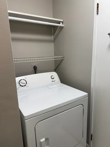 $1,450 | 1403 East Wyndham Circle, Unit 205, Palatine, IL 60074