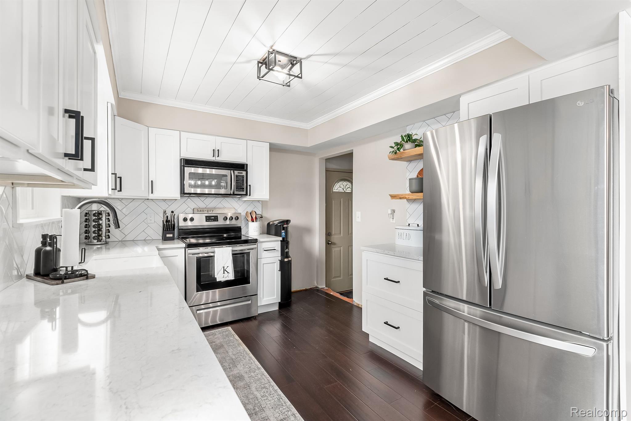 8537 Cedar Lake Road Pinckney, MI 48169 - Photo 9 of 24 Gallery Image 9