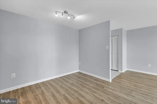 $2,400 | 5300 Holmes Run Parkway, Unit 1210, Alexandria, VA 22304