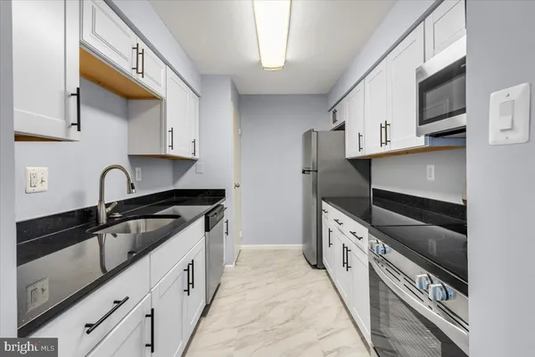$2,400 | 5300 Holmes Run Parkway, Unit 1210, Alexandria, VA 22304