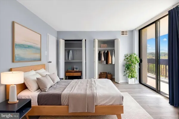 $2,400 | 5300 Holmes Run Parkway, Unit 1210, Alexandria, VA 22304