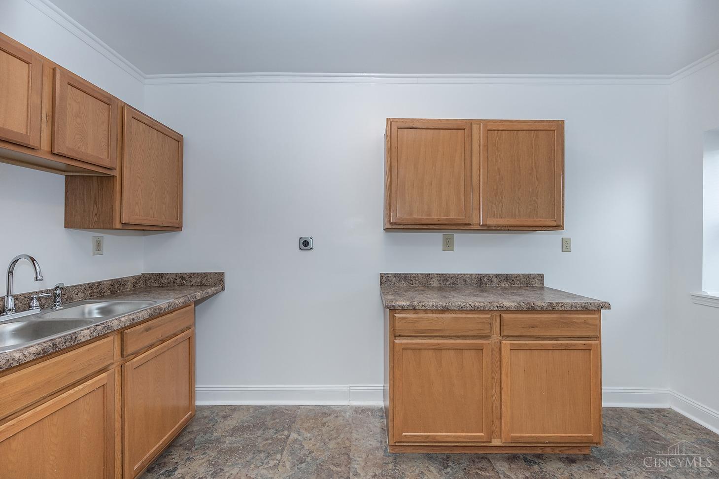 825 William Howard Taft Road, Unit 28 Cincinnati, OH 45206 - Photo 7 of 13