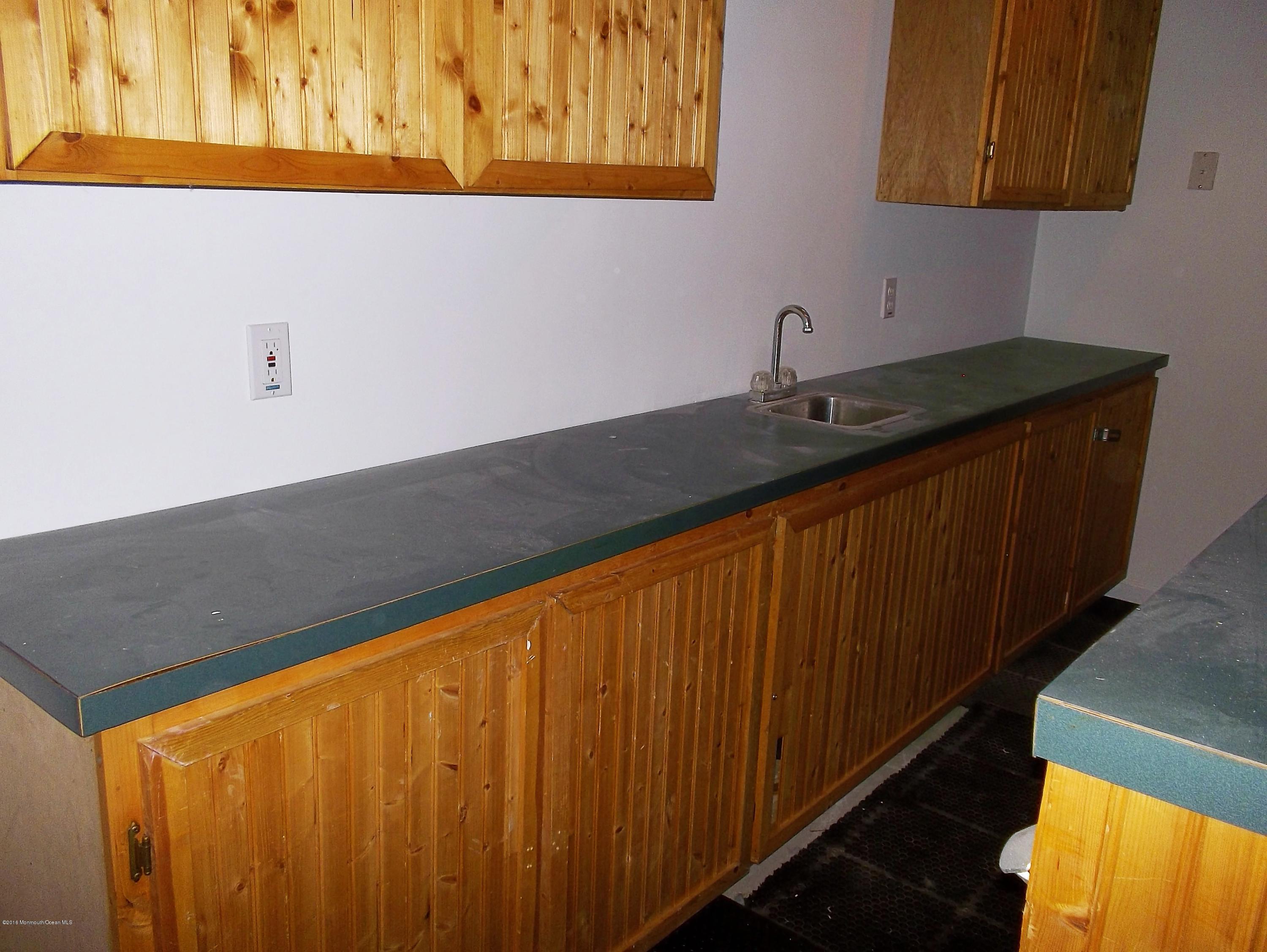 618 Yellowbrick Road Brick, NJ 08724 - Photo 22 of 25 bar2