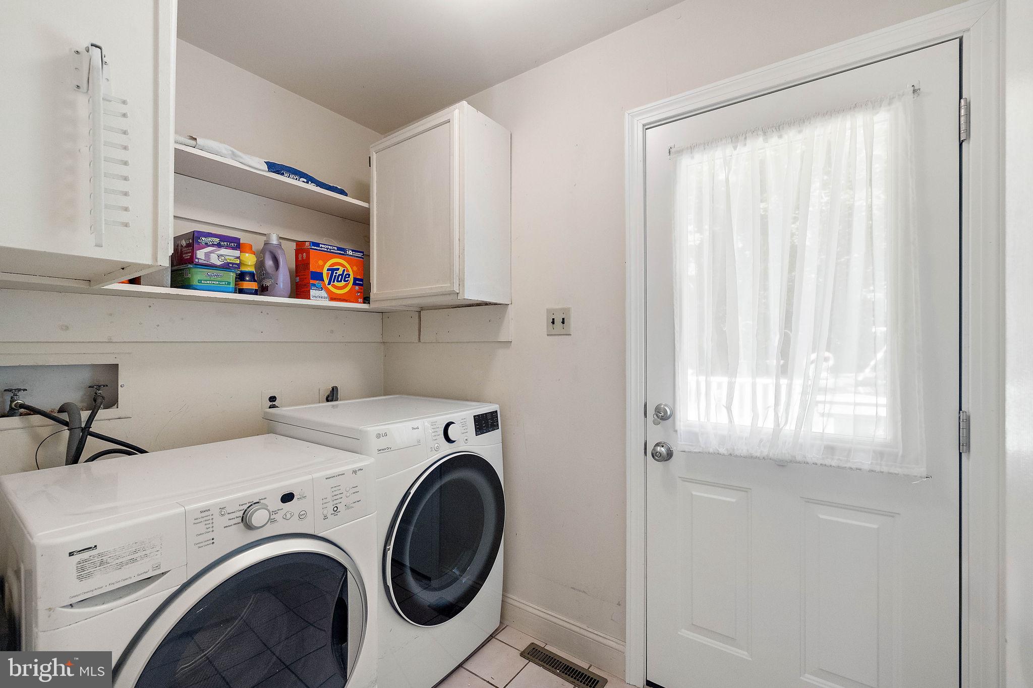 14 Kenwick Road Hockessin, DE 19707 - Photo 21 of 43 First floor Laundry room