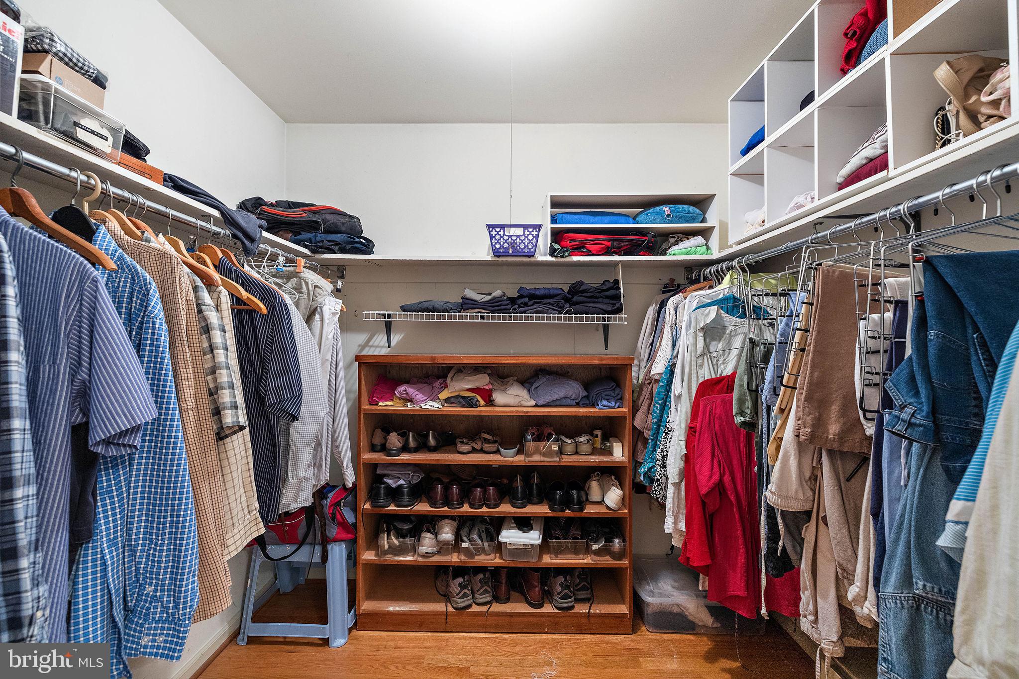 14 Kenwick Road Hockessin, DE 19707 - Photo 25 of 43 Primary bedroom walk in closet