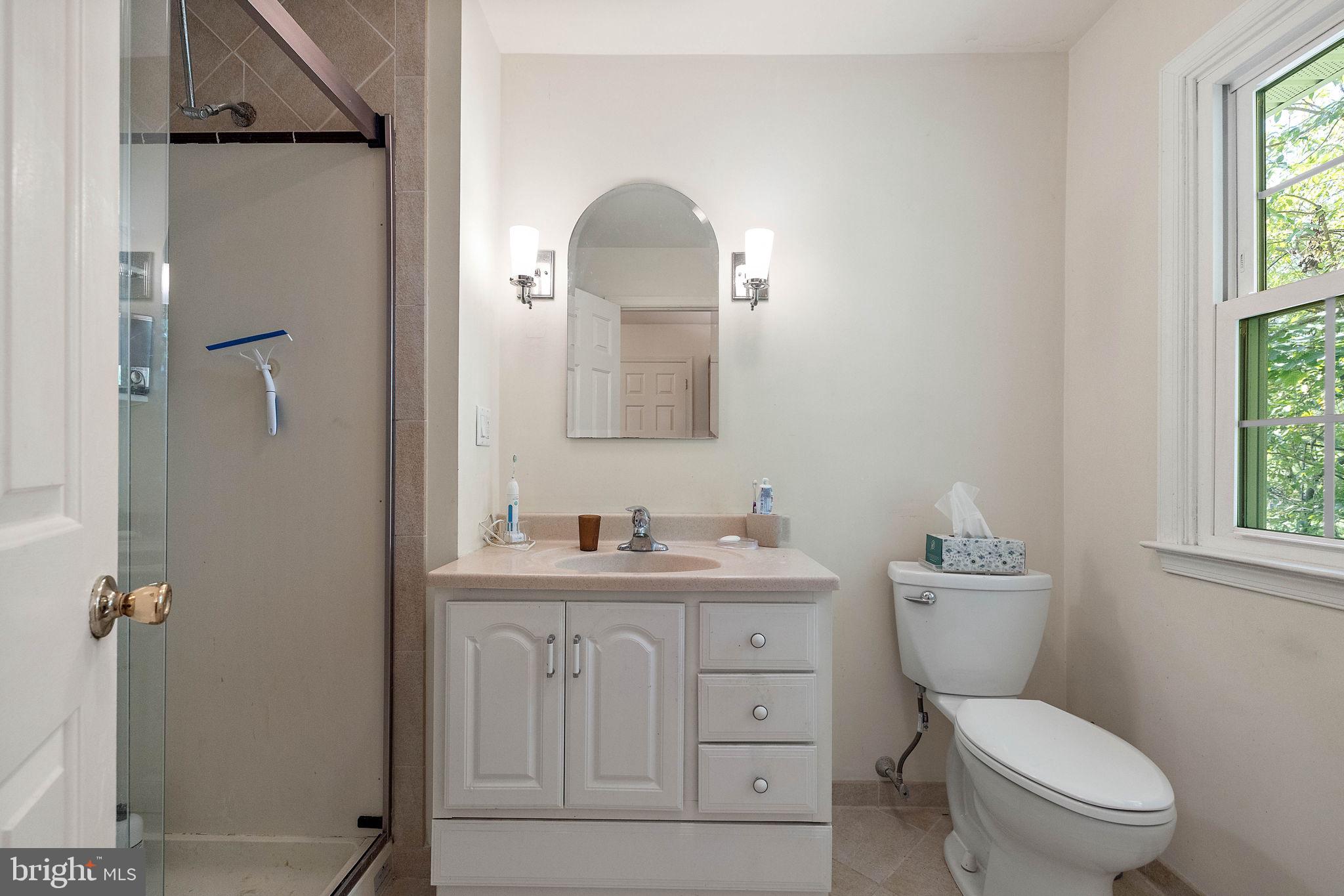 14 Kenwick Road Hockessin, DE 19707 - Photo 27 of 43 Primary bathroom