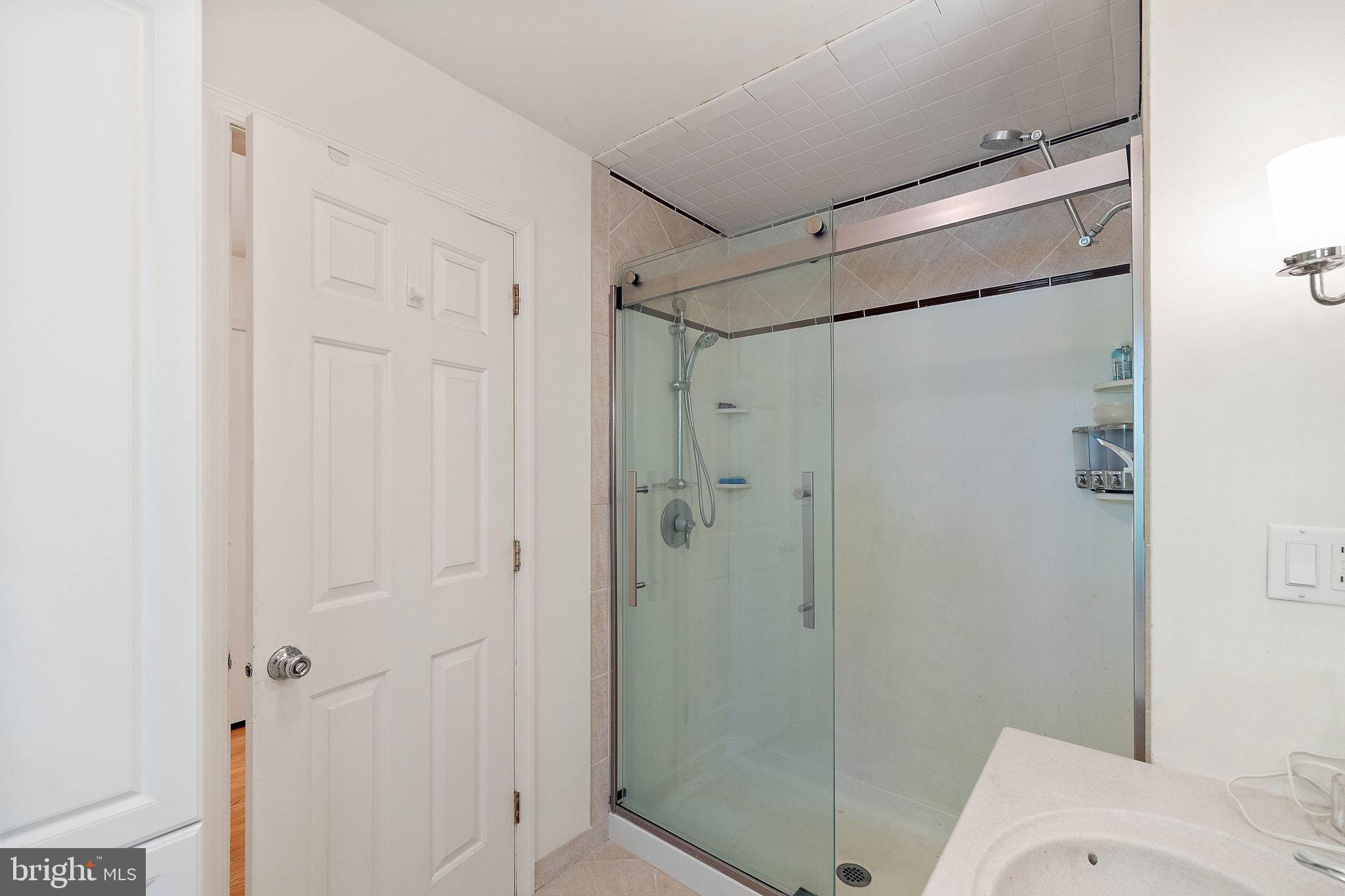 14 Kenwick Road Hockessin, DE 19707 - Photo 28 of 43 Primary bathroom shower