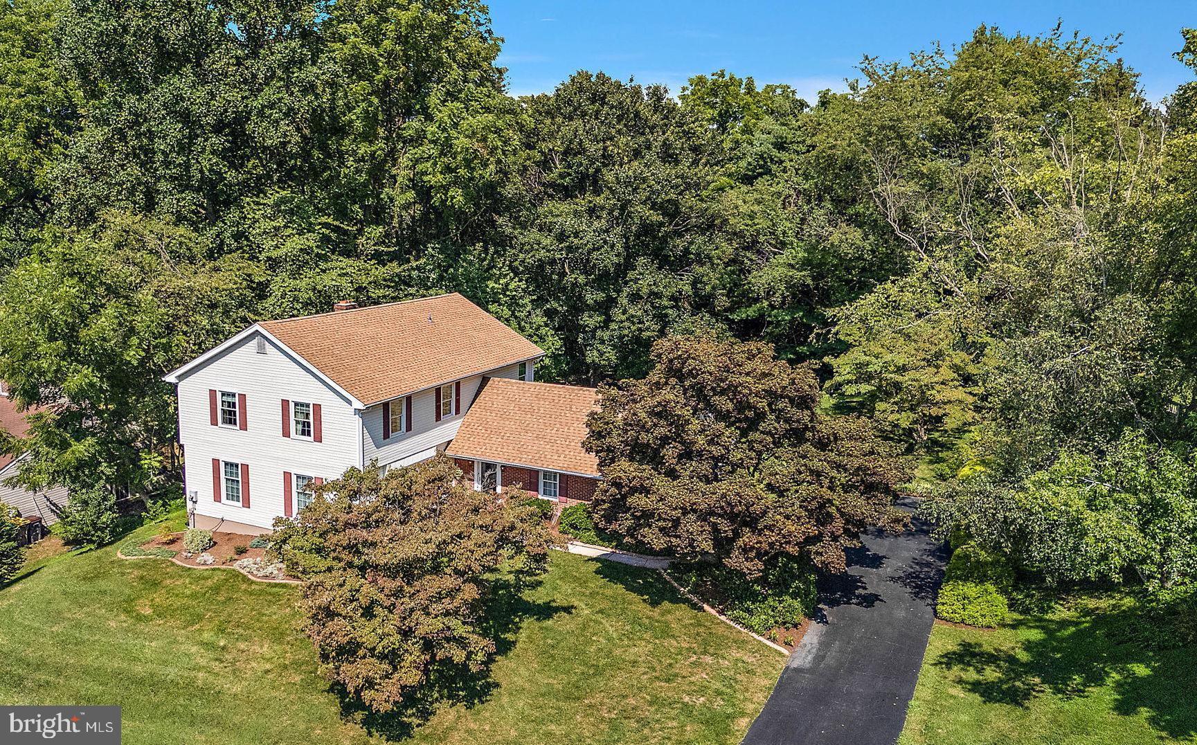 14 Kenwick Road Hockessin, DE 19707 - Photo 3 of 43