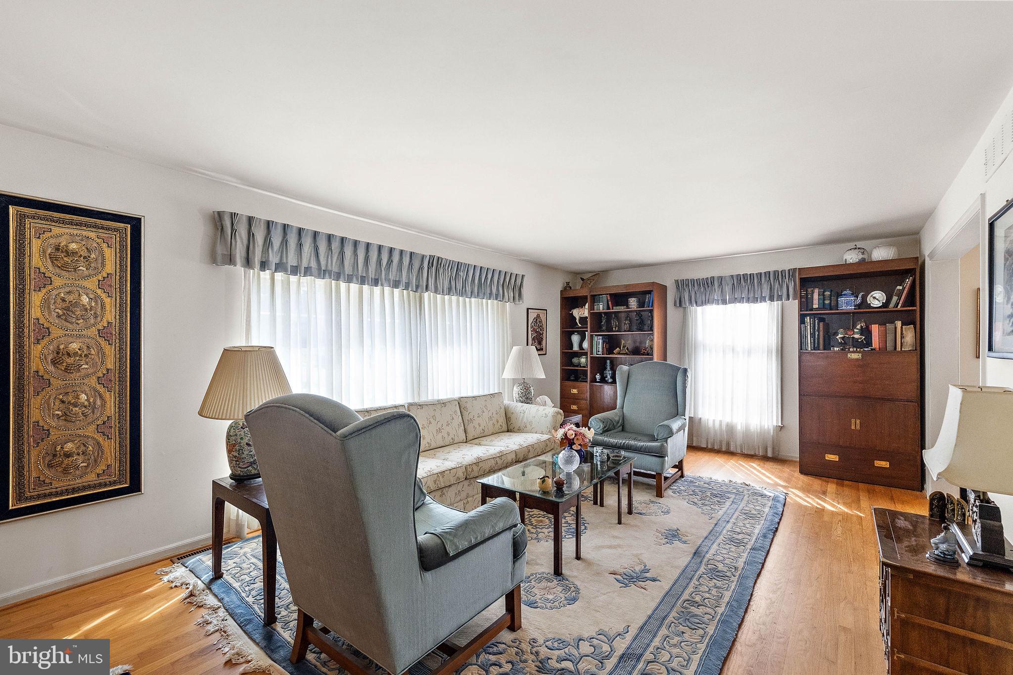 14 Kenwick Road Hockessin, DE 19707 - Photo 5 of 43 LIving room