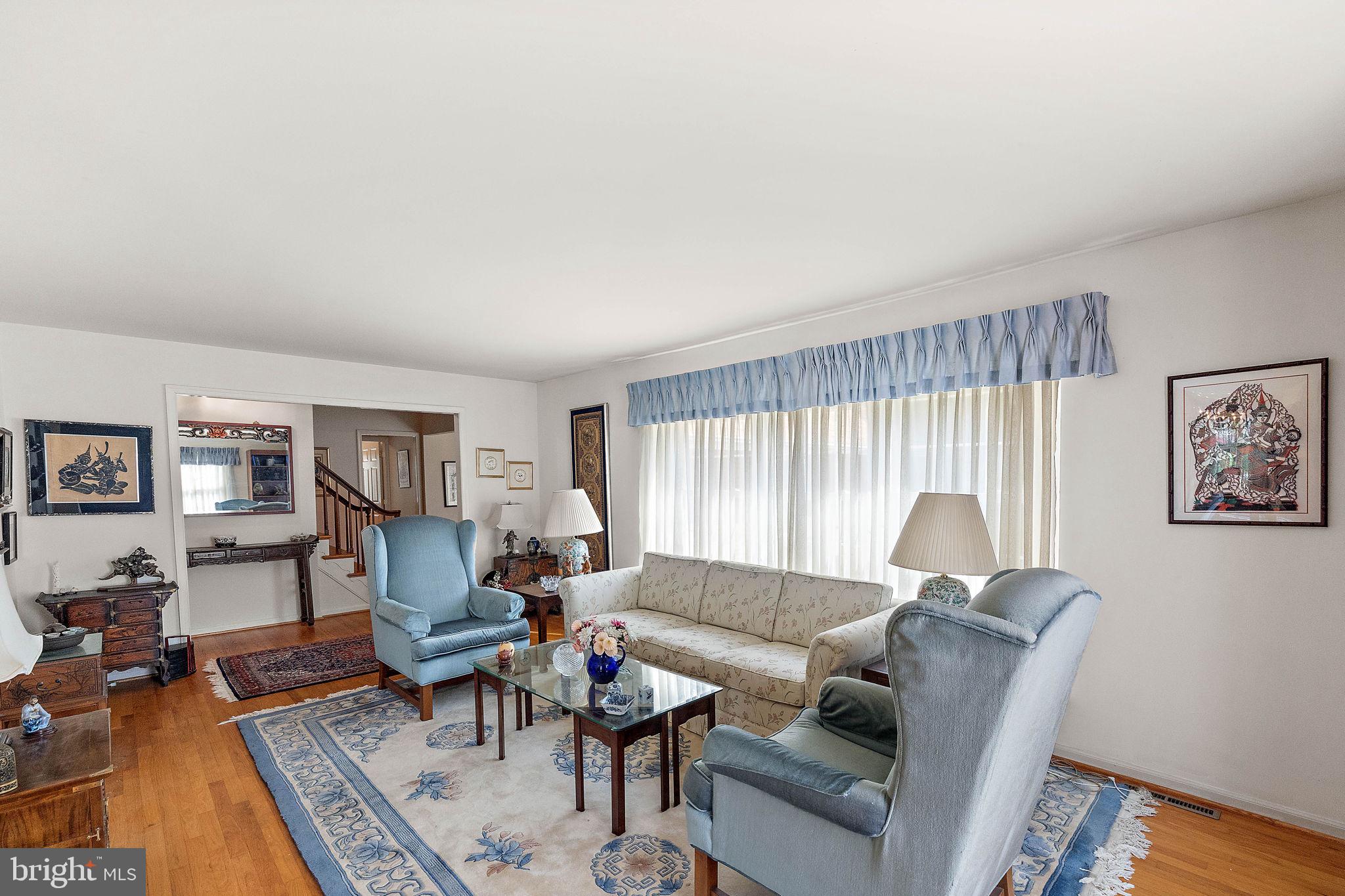 14 Kenwick Road Hockessin, DE 19707 - Photo 6 of 43 Living room