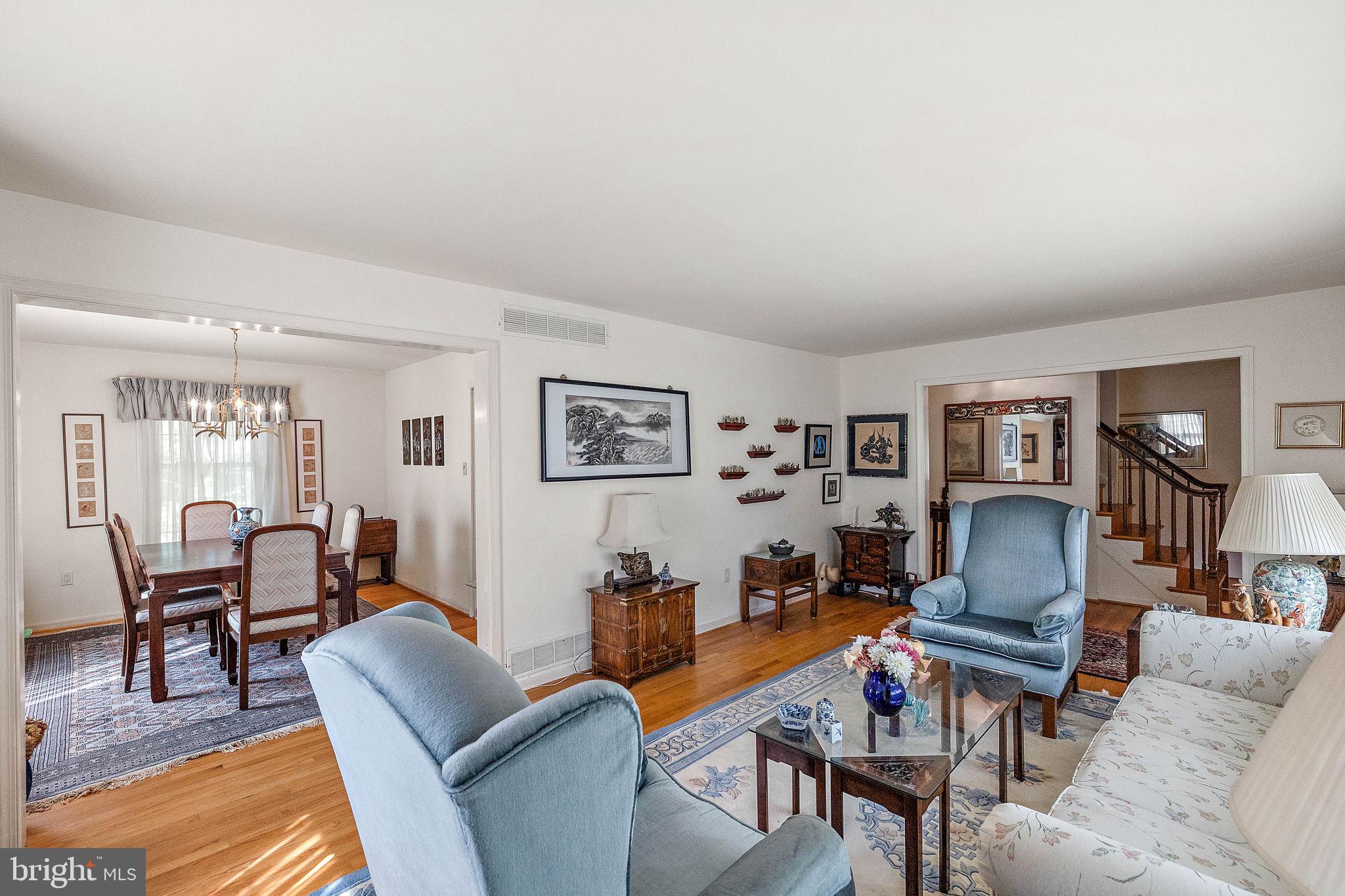 14 Kenwick Road Hockessin, DE 19707 - Photo 7 of 43 Living room