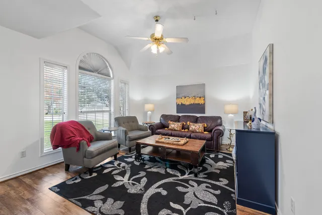 $374,900 | 714 Brussels Drive, College Station, TX 77845