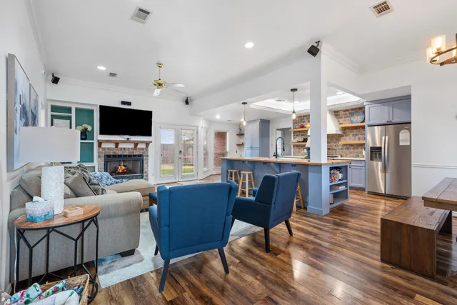 $374,900 | 714 Brussels Drive, College Station, TX 77845