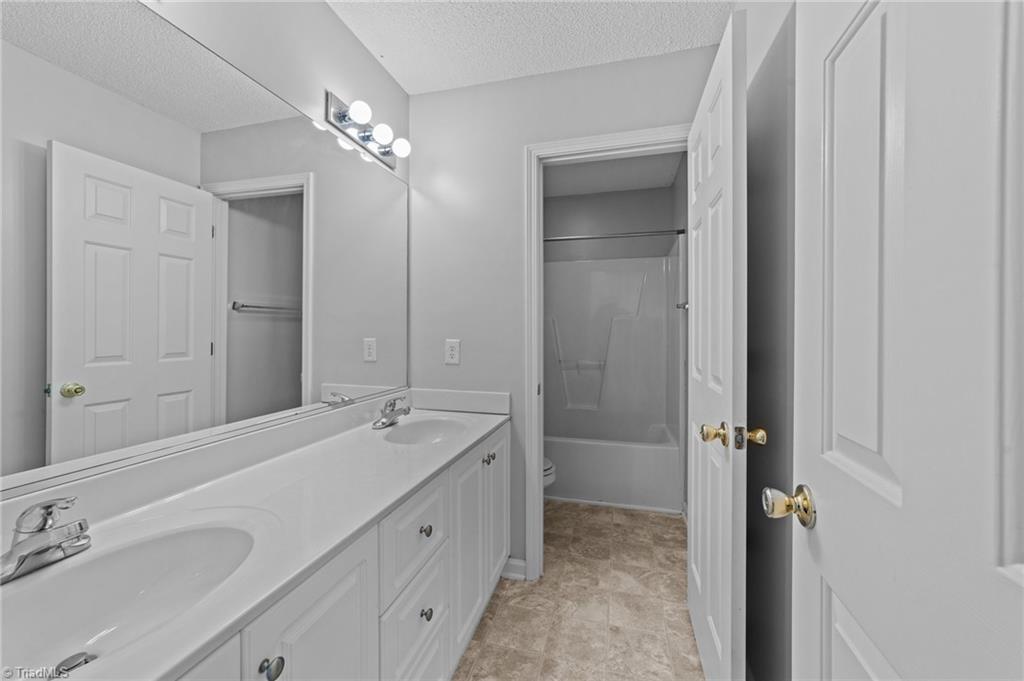 4712 Ridgefall Road Greensboro, NC 27410 - Photo 31 of 44 Second floor bath.