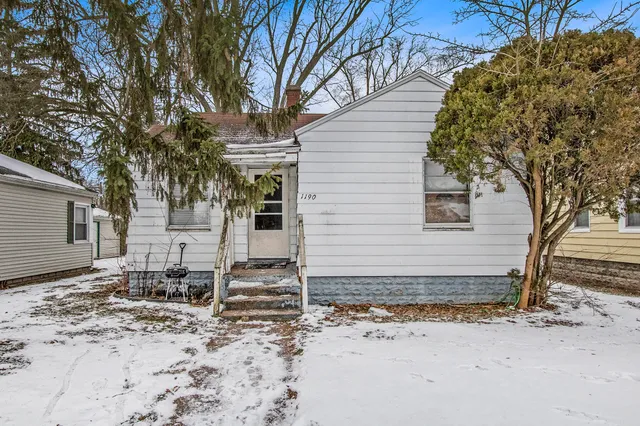 $89,900 | 1190 Monroe Street, Benton Harbor, MI 49022