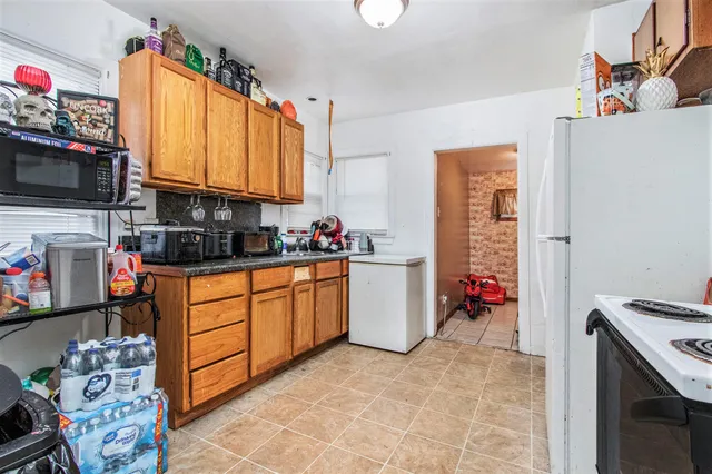 $79,900 | 1190 Monroe Street, Benton Harbor, MI 49022