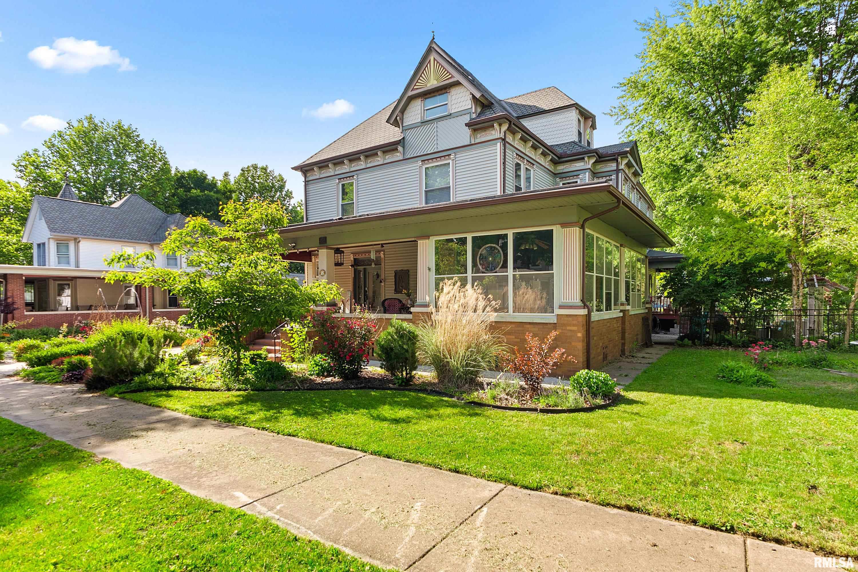 207 West 3rd Street Delavan, IL 61734 - Photo 3 of 70
