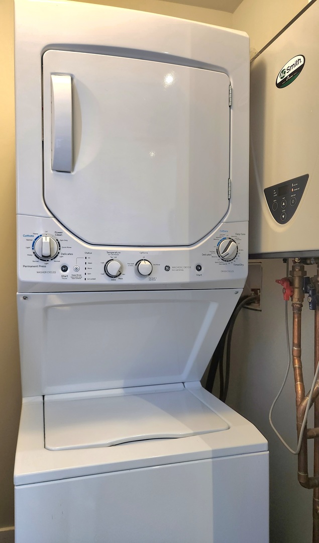 3548 North Racine Avenue, Unit 1 Chicago, IL 60613 - Photo 18 of 19 a utility room with dryer and washer