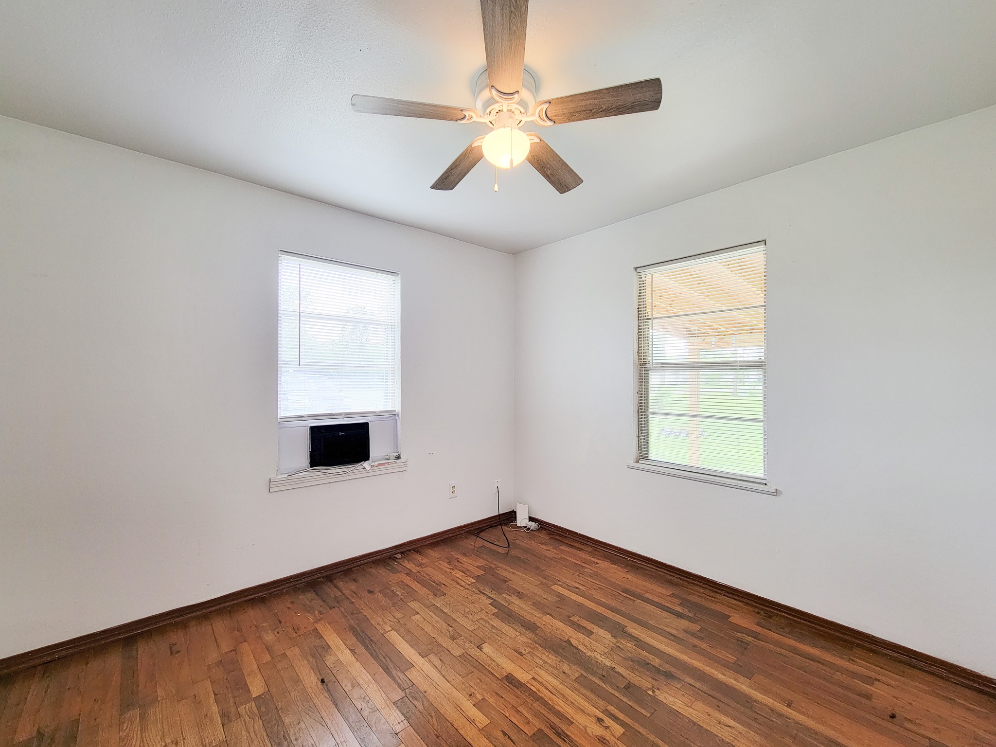 409 North Parrish Street Angleton, TX 77515 - Photo 18 of 27