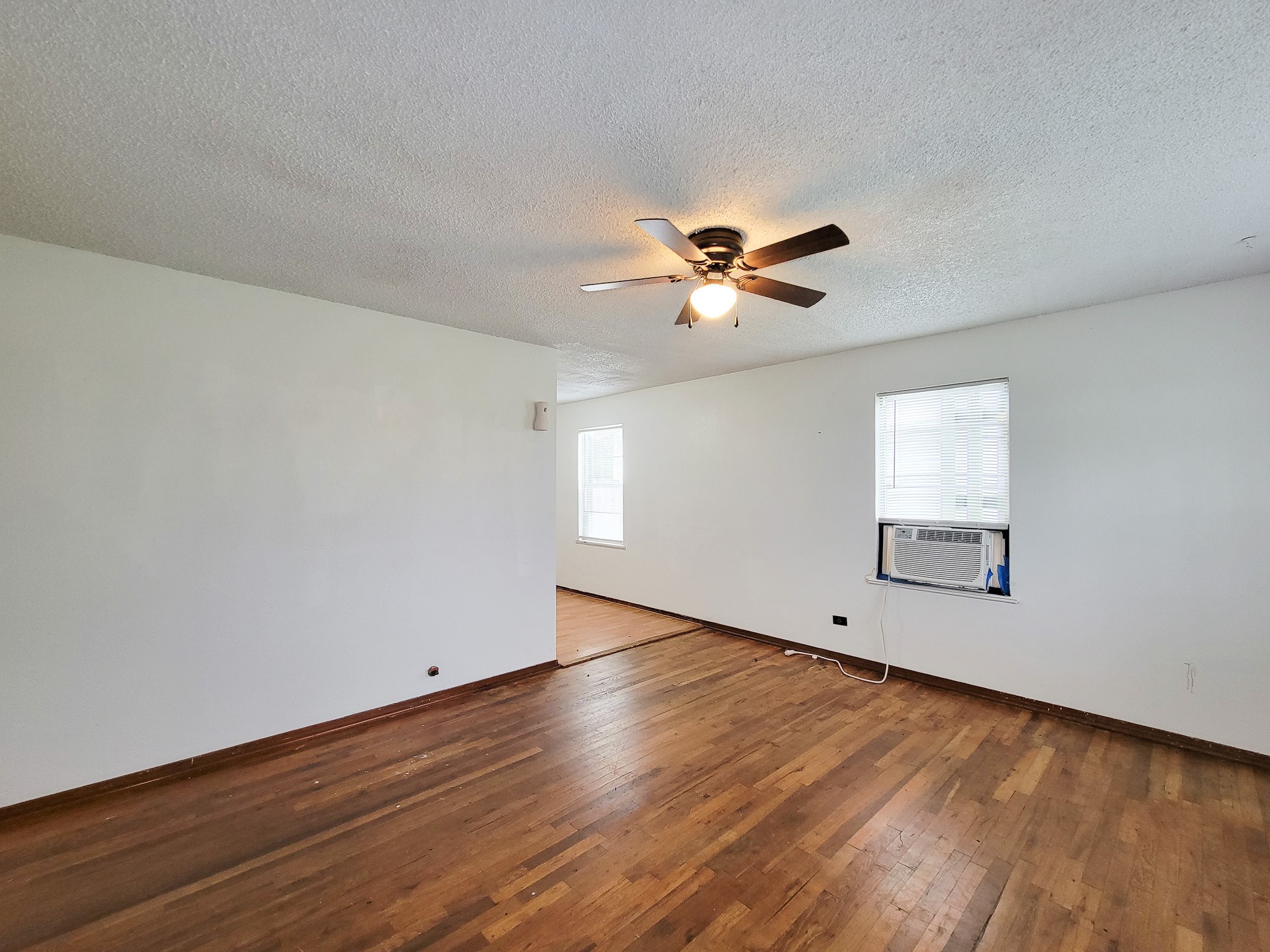 409 North Parrish Street Angleton, TX 77515 - Photo 7 of 27