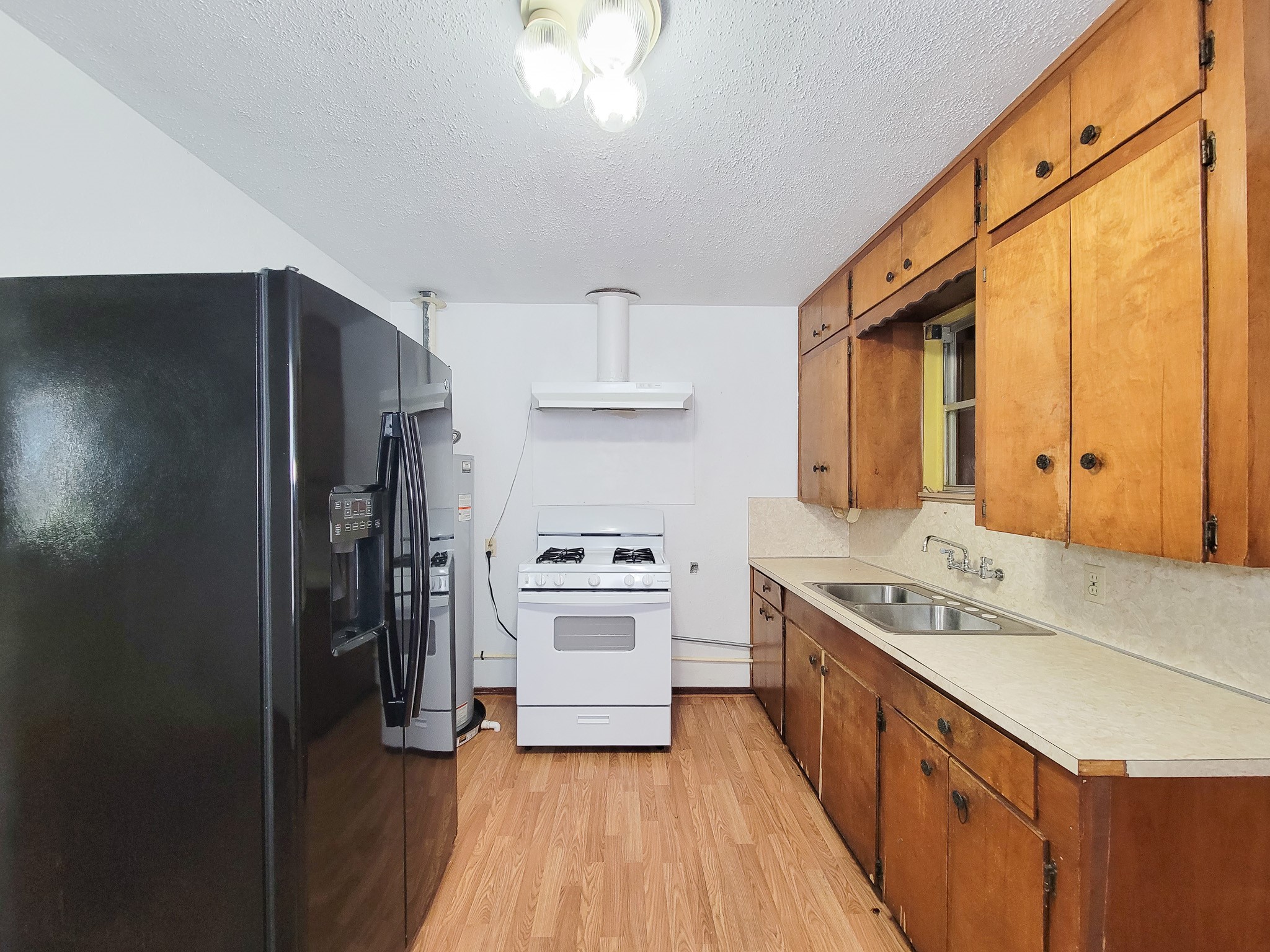 409 North Parrish Street Angleton, TX 77515 - Photo 8 of 27