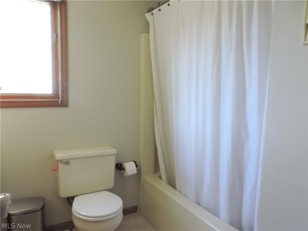 40222 Biggs Road Lagrange, OH 44050 - Photo 16 of 29 Second floor full bath