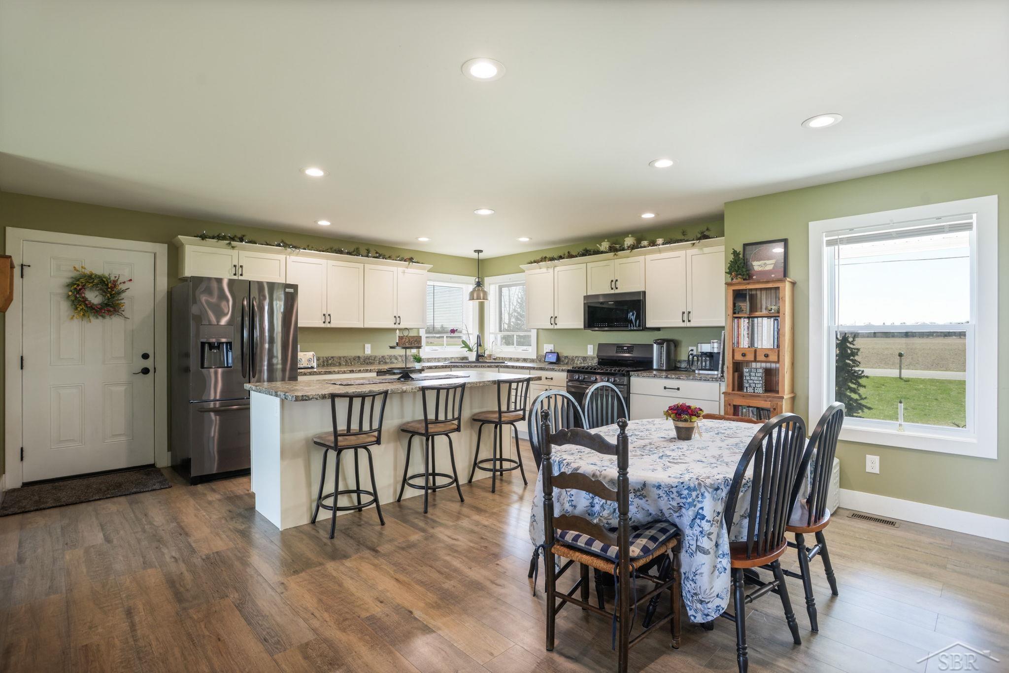 4315 East Laporte Road Freeland, MI 48623 - Photo 16 of 39 50172399-514088d1-83d2-405c-b187-e13742673bc8.JPG