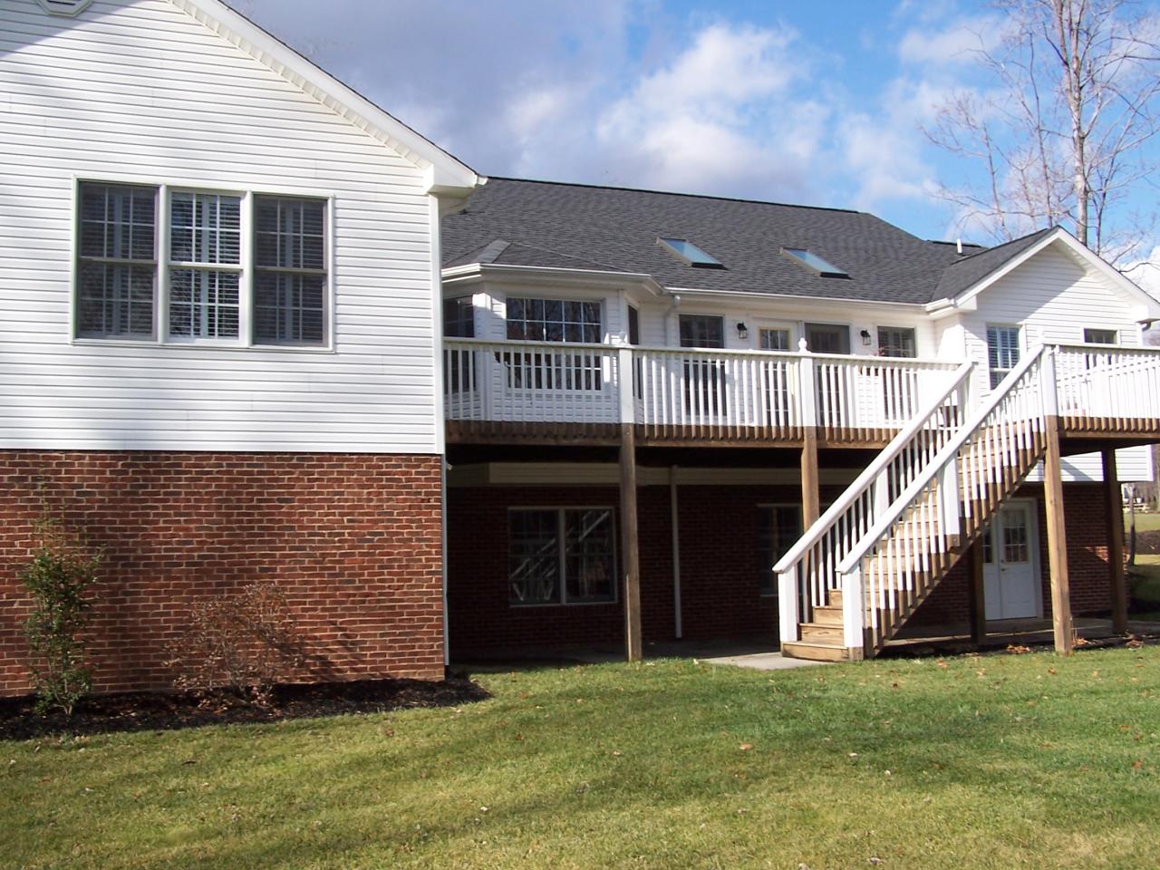 27 Chesney Place Blue Ridge, VA 24064 - Photo 3 of 7 Back