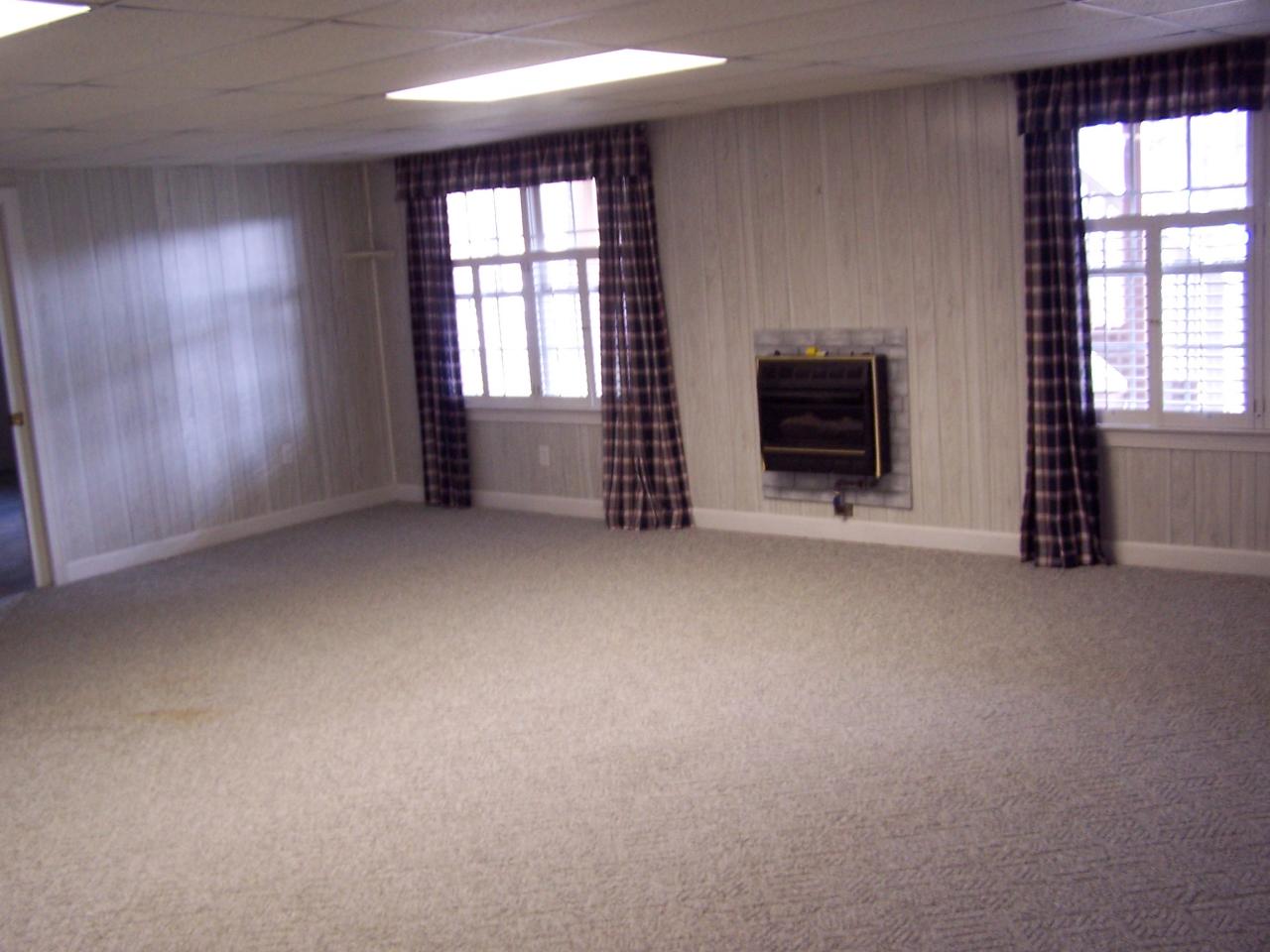 27 Chesney Place Blue Ridge, VA 24064 - Photo 4 of 7 Family Room