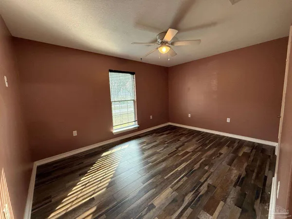 $1,925 | 6640 Tidal Bay Drive, Milton, FL 32583