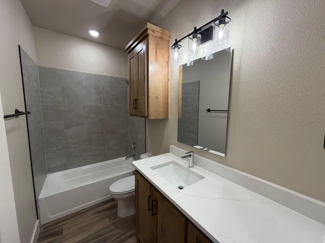 $2,400 | 406 Essex Lane, Wolfforth, TX 79382