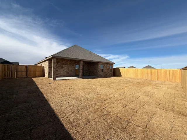 $2,400 | 406 Essex Lane, Wolfforth, TX 79382